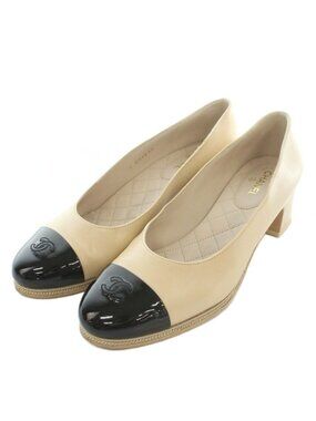 Chanel Pumps Round Toe Chunky Heel CC Logo Bicolor Contrast Leather Patent